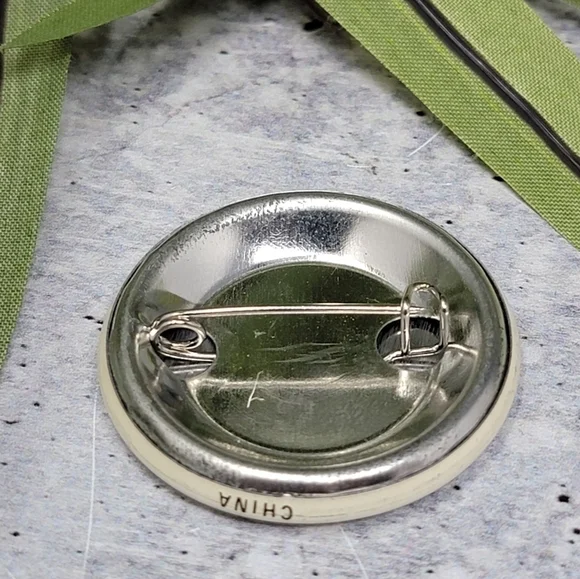 Hard Rock Cafe | Save The Planet Love All Serve All Button Pin - Picture 2 of 2